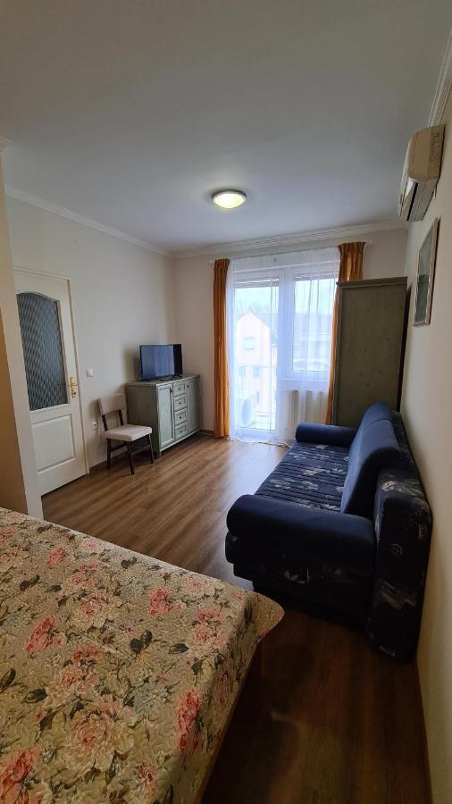 Gabi Apartman Hajdúszoboszló Екстериор снимка